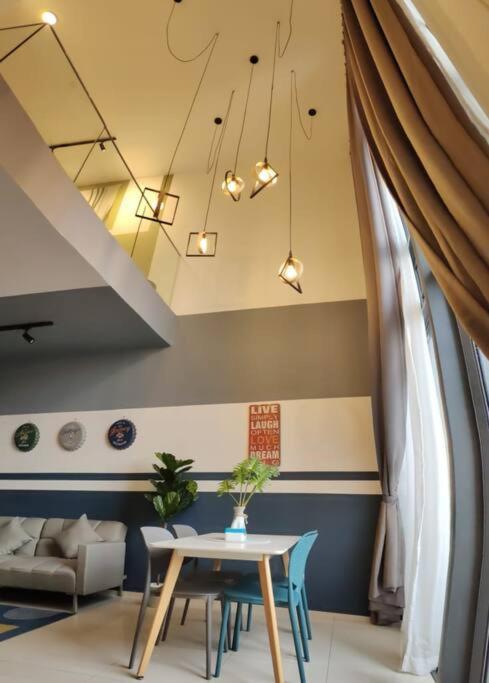 Kl Duplex With Balcony@ekocheras Mrt * Kuala Lumpur